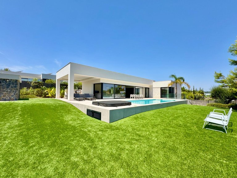 Villa for Sale in Inland Orihuela, Alicante 1