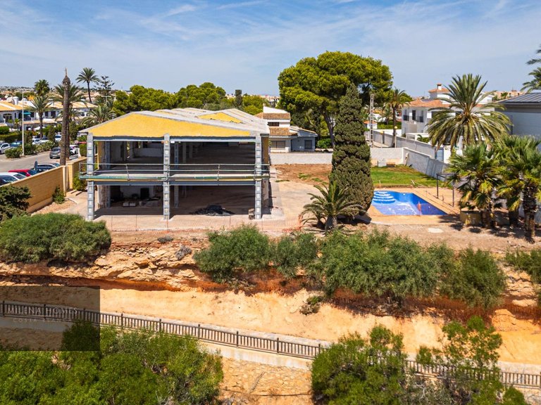 Villa for Sale in Costa Blanca Cabo Roig, Alicante 5