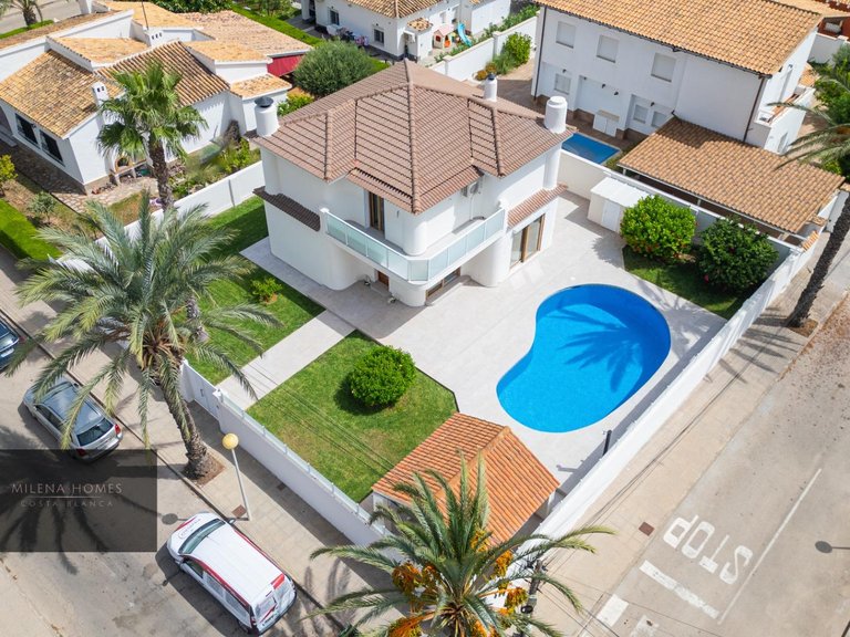 Villa for Sale in Costa Blanca Cabo Roig, Alicante 1