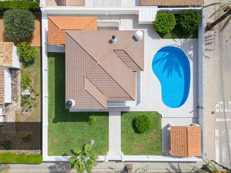 Villa for Sale in Costa Blanca Cabo Roig, Alicante 3