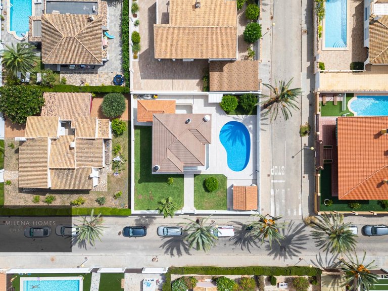 Villa for Sale in Costa Blanca Cabo Roig, Alicante 4