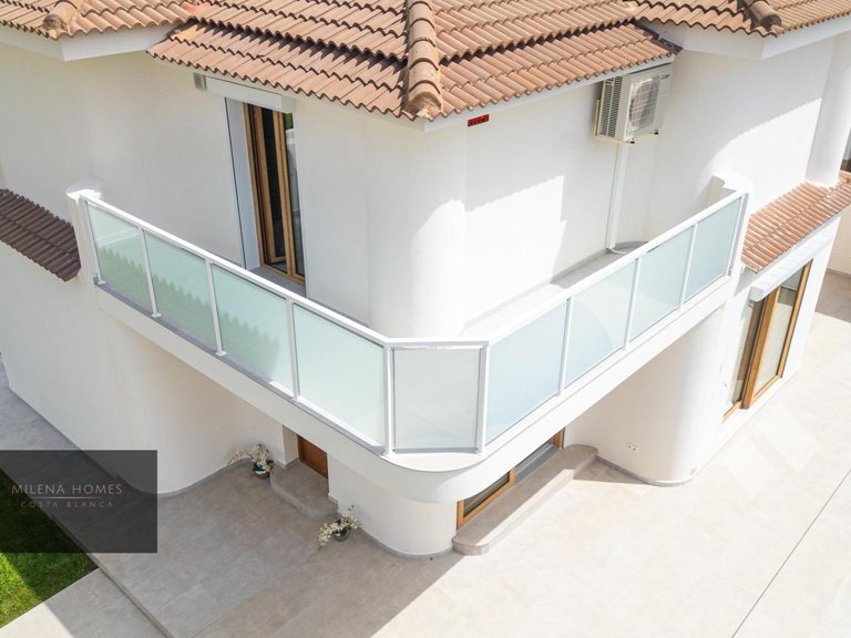 Villa for Sale in Costa Blanca Cabo Roig, Alicante 5