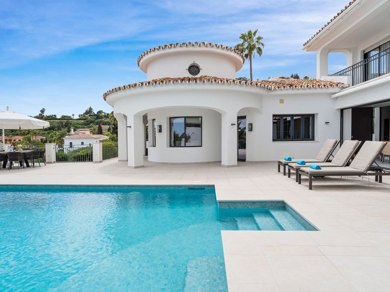 Villa for Sale in Benahavís, Malaga 2