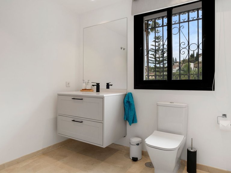 Villa for Sale in Benahavís, Malaga 29