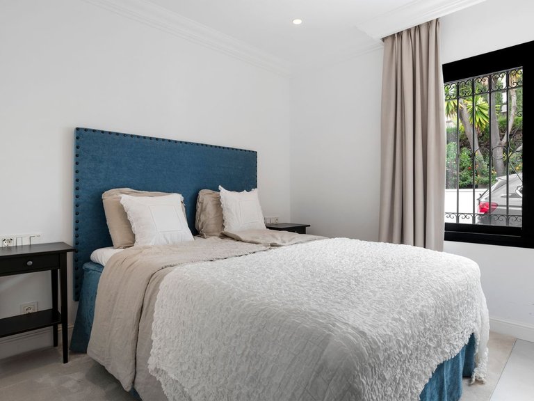 Villa for Sale in Benahavís, Malaga 36