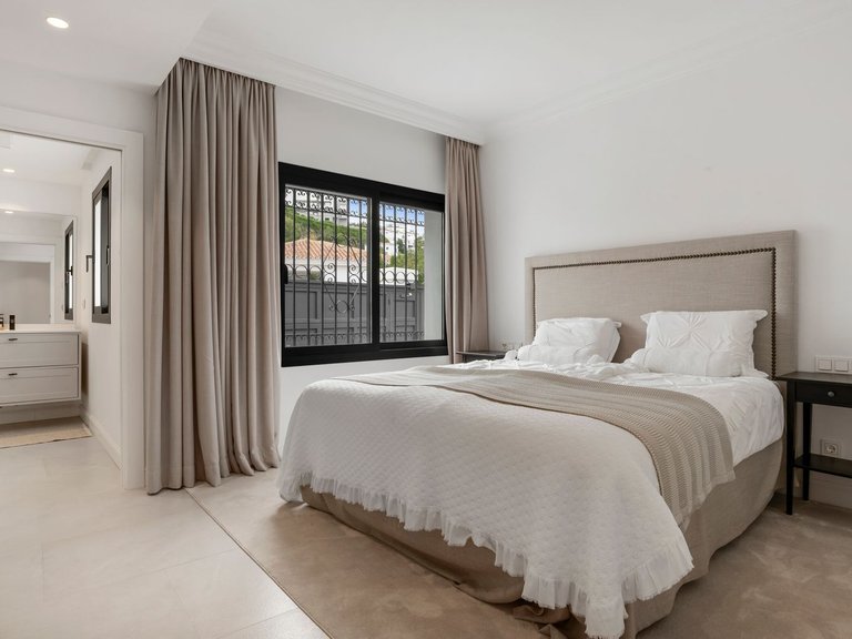 Villa for Sale in Benahavís, Malaga 39