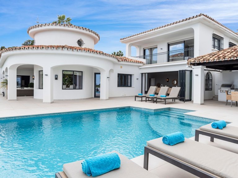 Villa for Sale in Benahavís, Malaga 9