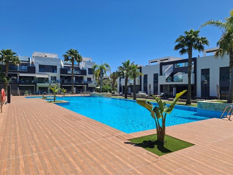 Apartment for Sale in El Raso, Alicante 9