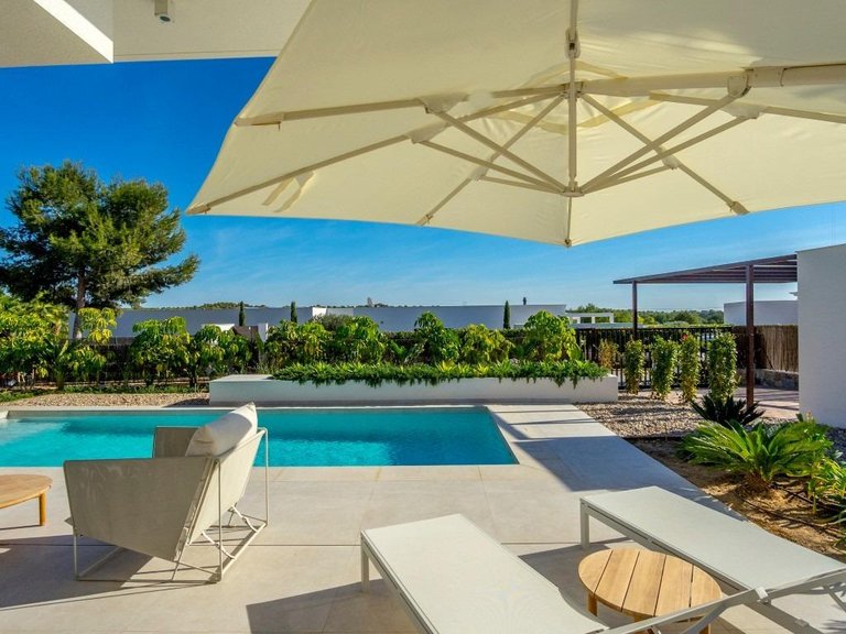 Villa for Sale in Las Colinas Golf, Alicante 16