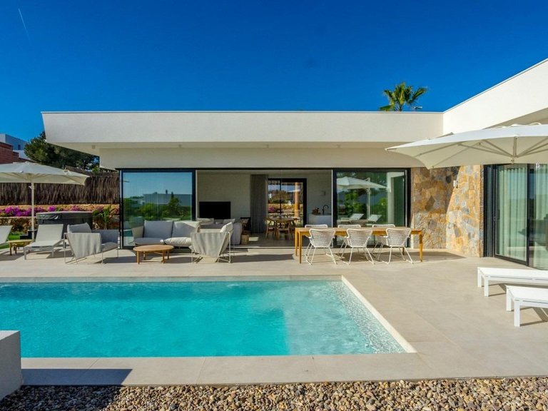 Villa for Sale in Las Colinas Golf, Alicante 2