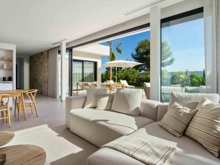 Villa for Sale in Las Colinas Golf, Alicante 5