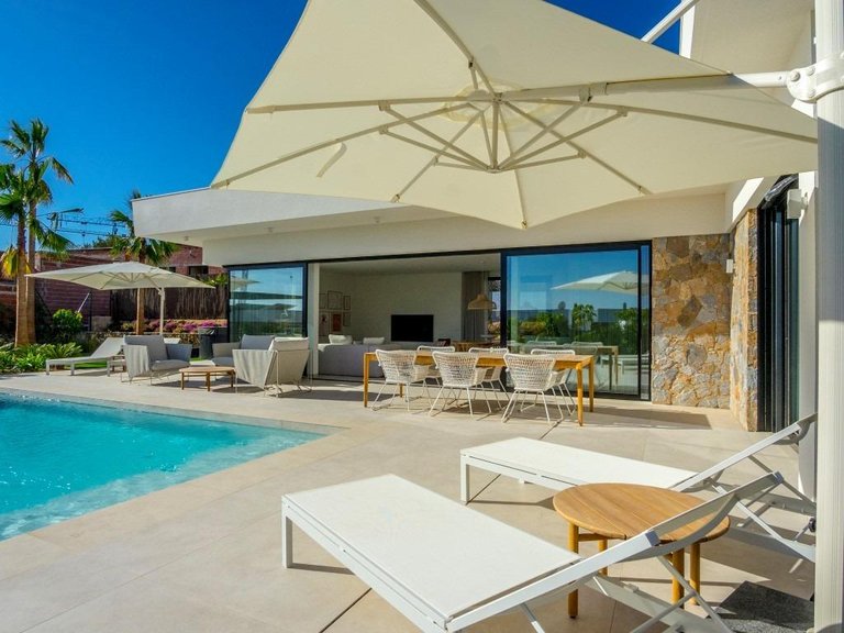 Villa for Sale in Las Colinas Golf, Alicante 8