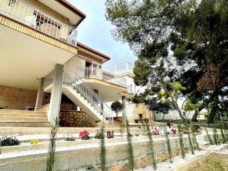 Villa for Sale in Costa Blanca Orihuela Costa, Alicante 3