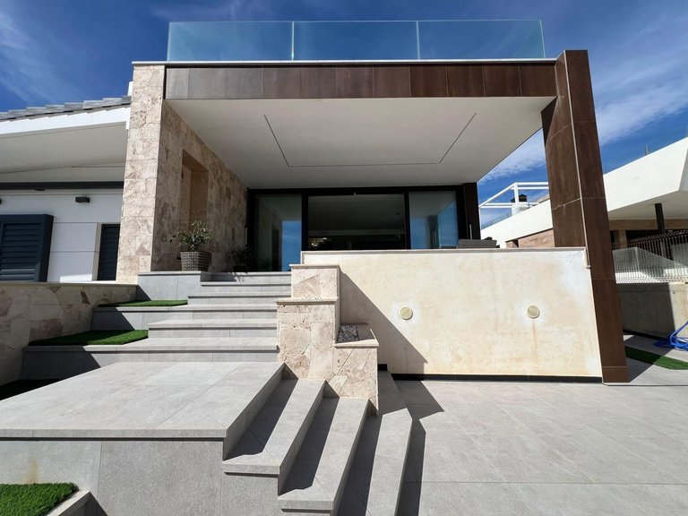 Villa for Sale in Costa Blanca Torrevieja, Alicante 2