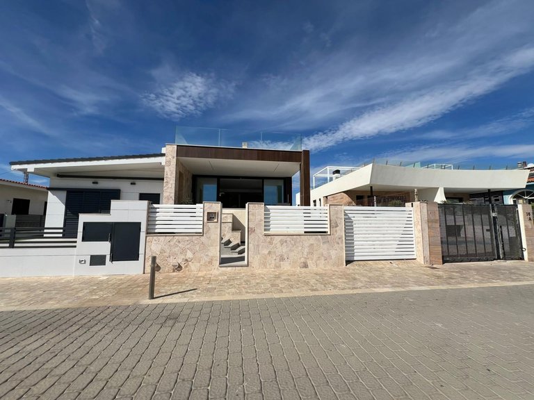 Villa for Sale in Costa Blanca Torrevieja, Alicante 34