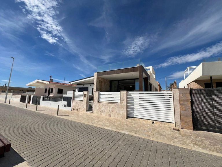 Villa for Sale in Costa Blanca Torrevieja, Alicante 35