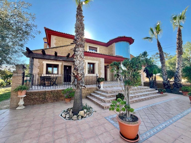 Villa for Sale in Inland Rojales, Alicante 1