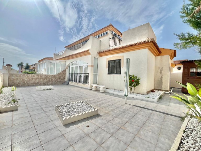 Town House for Sale in Orihuela Costa, Alicante 1