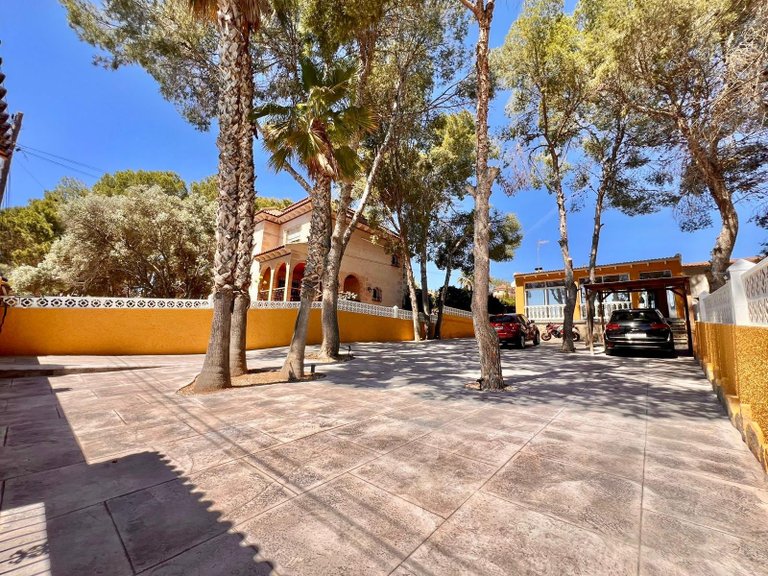 Villa for Sale in Costa Blanca Torrevieja, Alicante 10