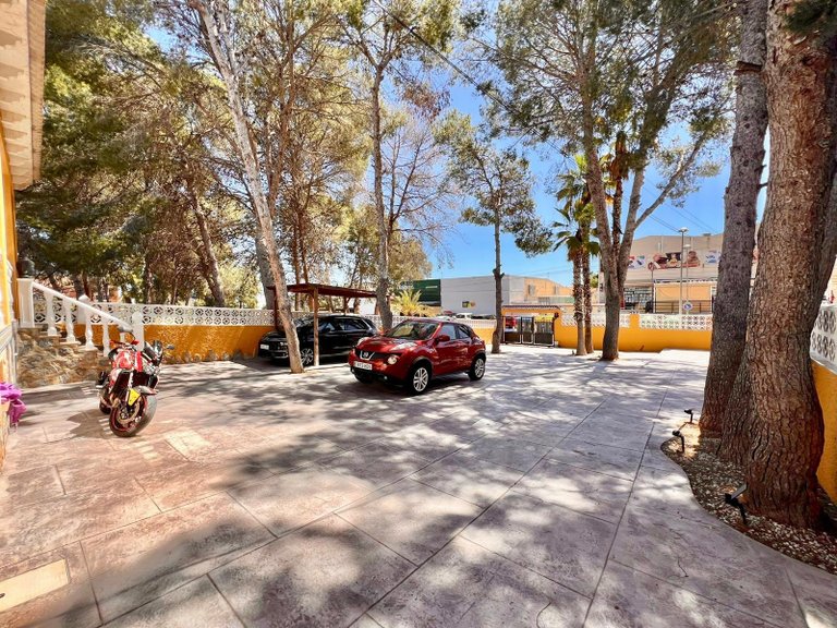 Villa for Sale in Costa Blanca Torrevieja, Alicante 11