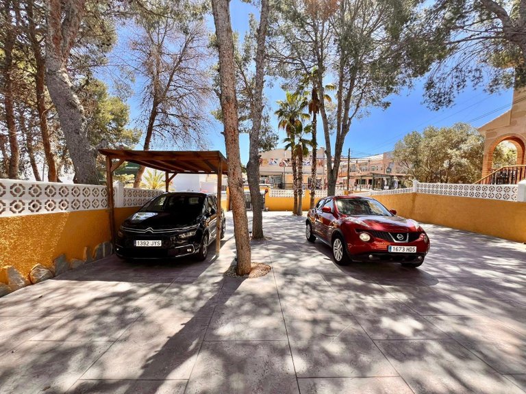 Villa for Sale in Costa Blanca Torrevieja, Alicante 12