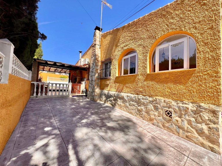 Villa for Sale in Costa Blanca Torrevieja, Alicante 18