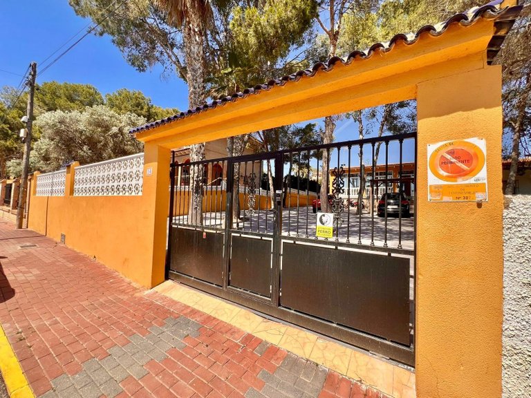 Villa for Sale in Costa Blanca Torrevieja, Alicante 40