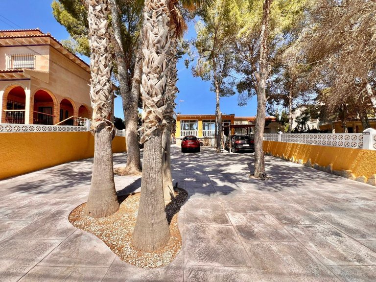 Villa for Sale in Costa Blanca Torrevieja, Alicante 9