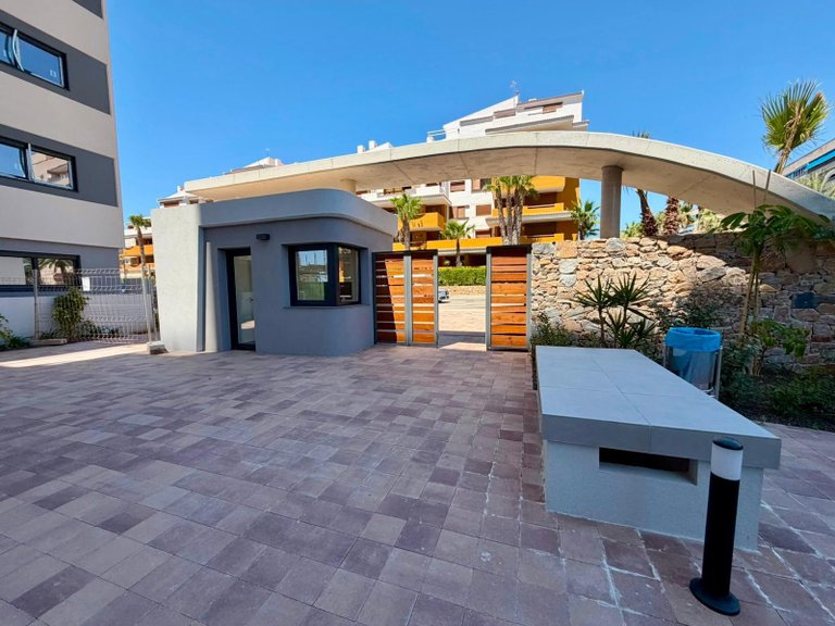 Apartment for Sale in Torrevieja, Alicante 32