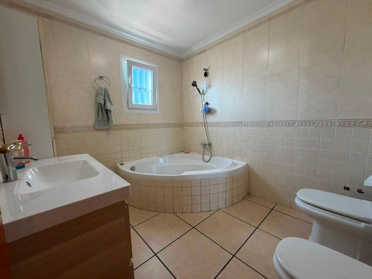 Town House for Sale in Costa Blanca Torrevieja, Alicante 36