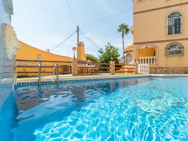 Town House for Sale in Costa Blanca Orihuela Costa, Alicante 18