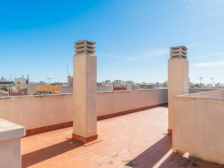 Penthouse for Sale in Torrevieja Centro, Torrevieja, Alicante 32