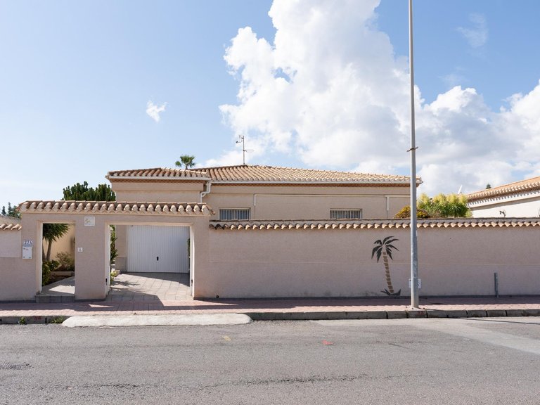 Villa for Sale in Playa Flamenca, Orihuela Costa, Alicante 14
