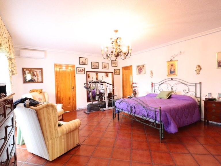 Villa for Sale in Torrevieja, Alicante 10