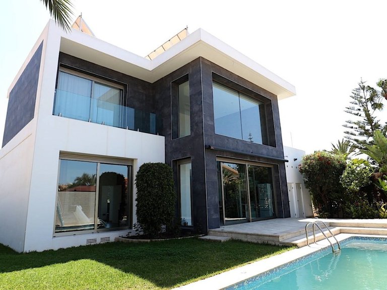 Villa for Sale in Los Angeles, Torrevieja, Alicante 1