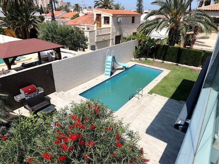 Villa for Sale in Los Angeles, Torrevieja, Alicante 2