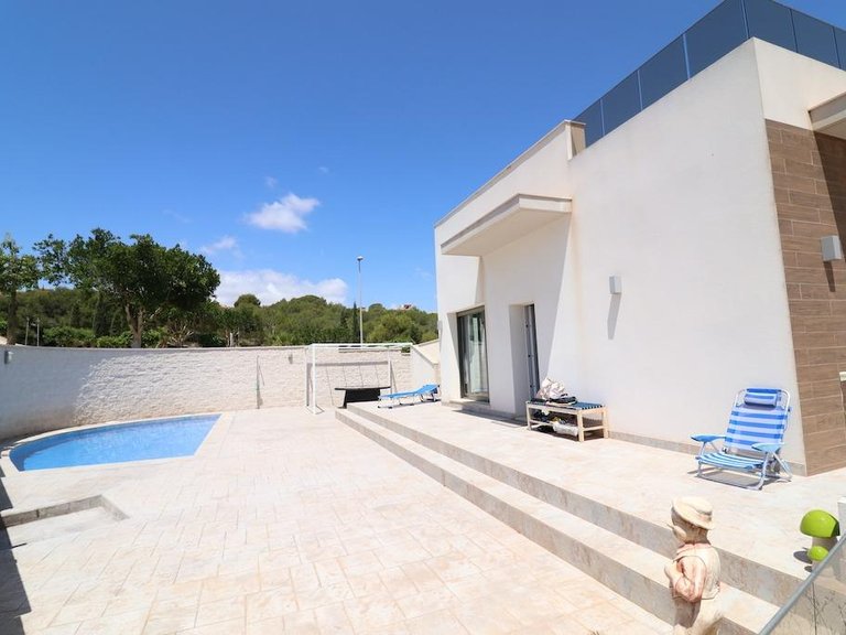 Villa for Sale in San Miguel De Salinas, Alicante 24