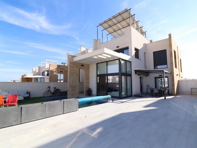 Villa for Sale in Costa Blanca Orihuela Costa, Alicante 1