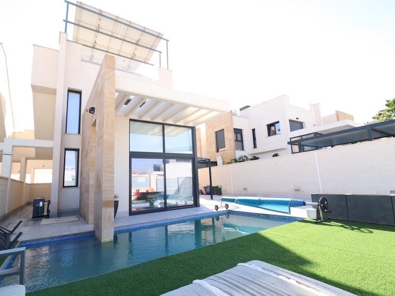 Villa for Sale in Costa Blanca Orihuela Costa, Alicante 2