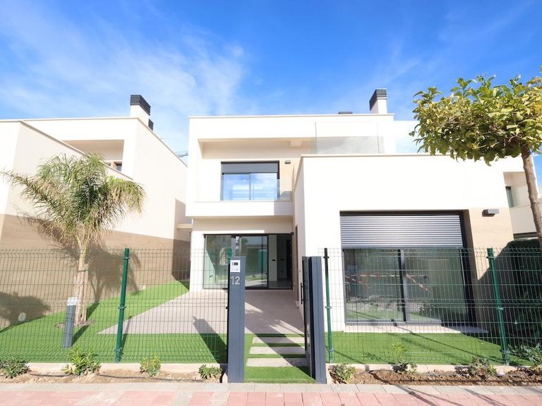 Villa for Sale in Costa Calida Los Alcazares, Murcia 1