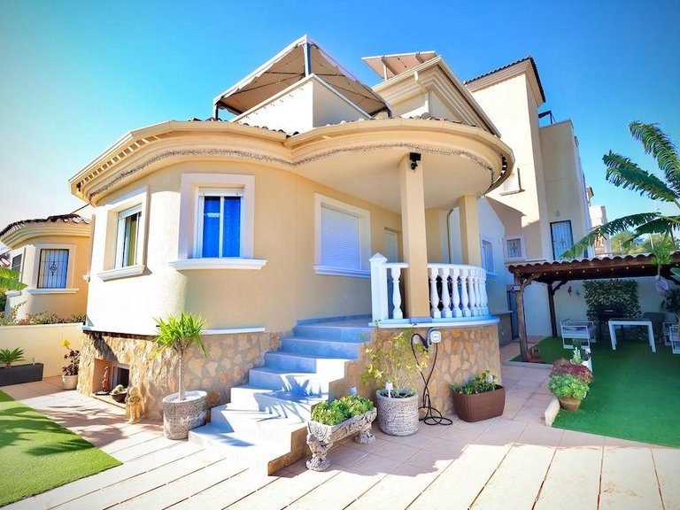 Villa for Sale in San Miguel De Salinas, Alicante 1