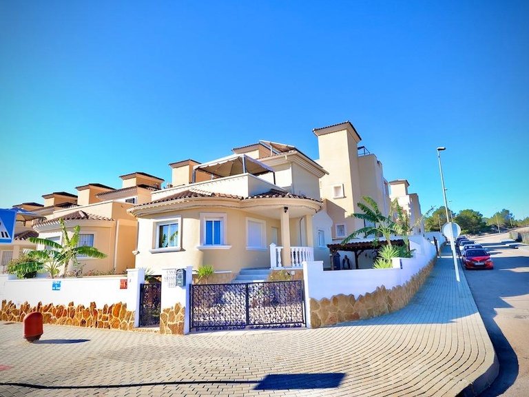 Villa for Sale in San Miguel De Salinas, Alicante 26