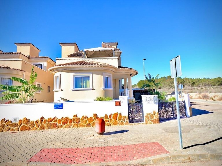 Villa for Sale in San Miguel De Salinas, Alicante 27