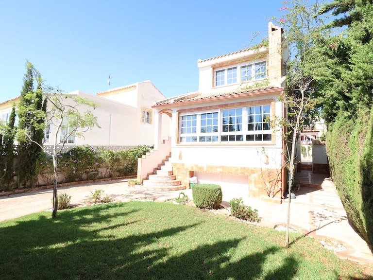 Villa for Sale in Costa Blanca Orihuela Costa, Alicante 37