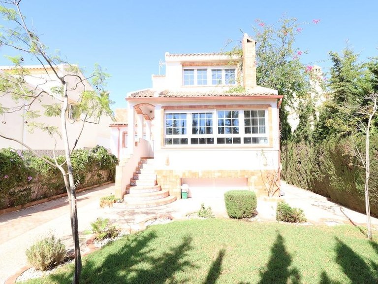 Villa for Sale in Costa Blanca Orihuela Costa, Alicante 38