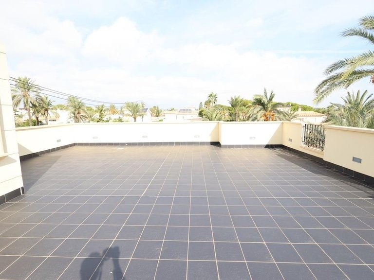 Villa for Sale in Costa Blanca Cabo Roig, Alicante 26