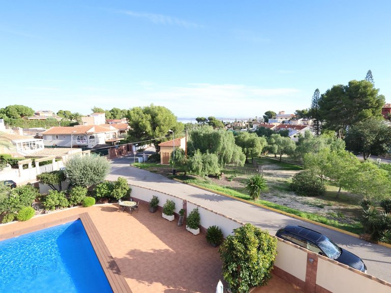 Villa for Sale in Costa Blanca Torrevieja, Alicante 31