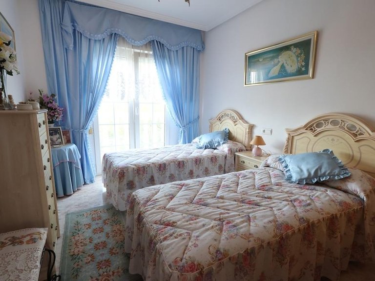 Villa for Sale in Villamartin, Alicante 11