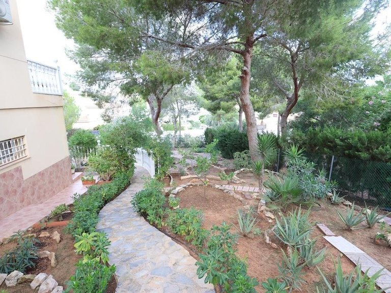 Villa for Sale in Villamartin, Alicante 36