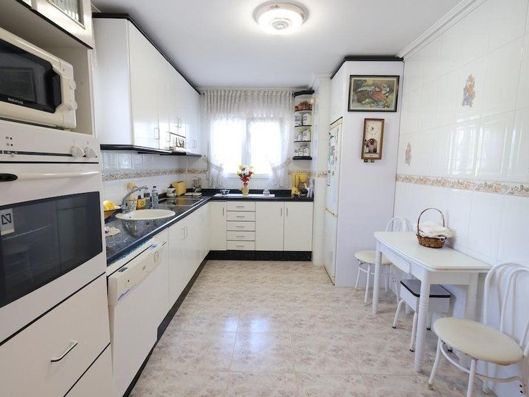 Villa for Sale in Villamartin, Alicante 5